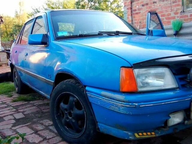 Синий Опель Кадет, объемом двигателя 1.2 л и пробегом 0 тыс. км за 850 $, фото 1 на Automoto.ua