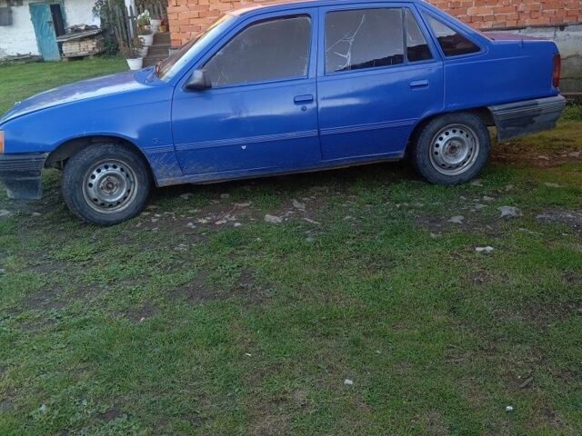 Синий Опель Кадет, объемом двигателя 1 л и пробегом 412 тыс. км за 300 $, фото 3 на Automoto.ua