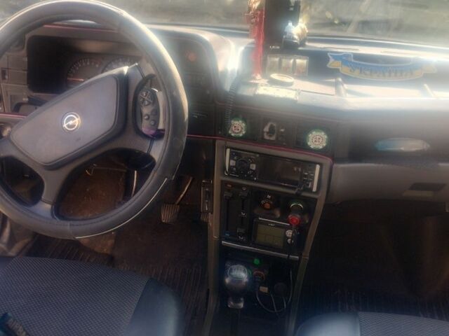 Синий Опель Кадет, объемом двигателя 1.3 л и пробегом 300 тыс. км за 800 $, фото 5 на Automoto.ua