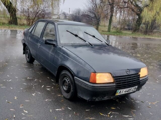 Синій Опель Кадет, об'ємом двигуна 1.3 л та пробігом 300 тис. км за 804 $, фото 1 на Automoto.ua