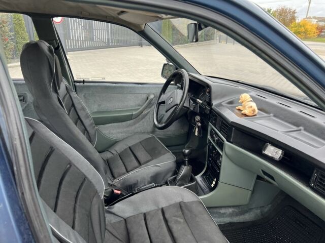 Синий Опель Кадет, объемом двигателя 1.6 л и пробегом 220 тыс. км за 950 $, фото 10 на Automoto.ua