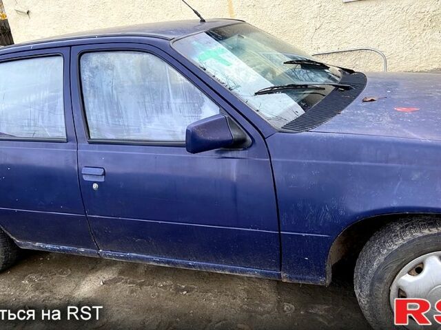 Синий Опель Кадет, объемом двигателя 1.3 л и пробегом 68 тыс. км за 800 $, фото 2 на Automoto.ua