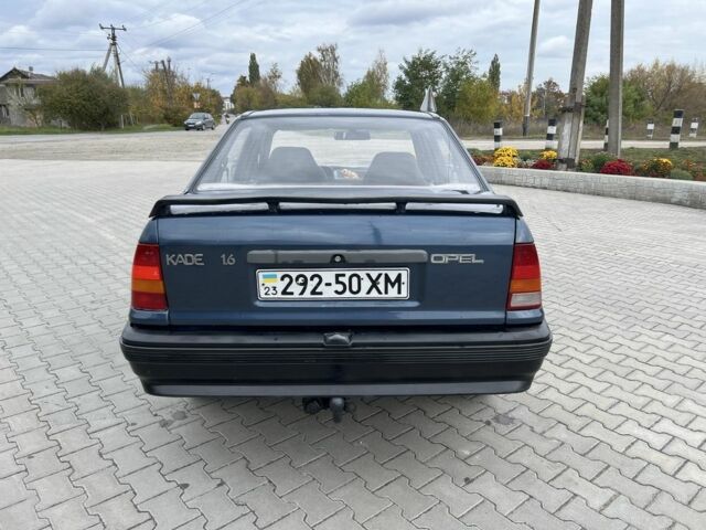 Синий Опель Кадет, объемом двигателя 1.6 л и пробегом 220 тыс. км за 950 $, фото 3 на Automoto.ua