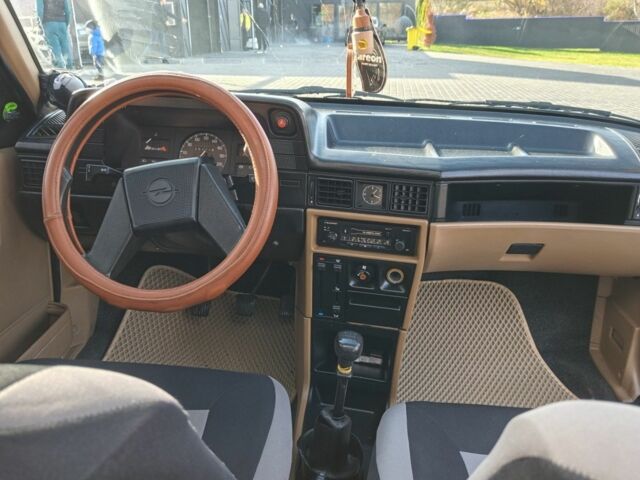 Синий Опель Кадет, объемом двигателя 0 л и пробегом 150 тыс. км за 2500 $, фото 2 на Automoto.ua