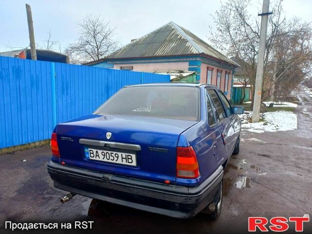 Синий Опель Кадет, объемом двигателя 1.3 л и пробегом 0 тыс. км за 1700 $, фото 4 на Automoto.ua