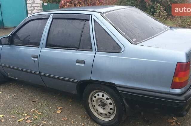 Синий Опель Кадет, объемом двигателя 1.3 л и пробегом 80 тыс. км за 1000 $, фото 6 на Automoto.ua