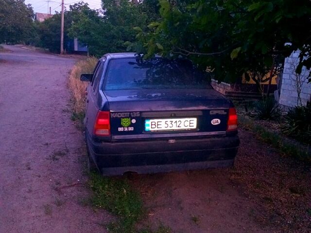 Синий Опель Кадет, объемом двигателя 1.3 л и пробегом 650 тыс. км за 600 $, фото 5 на Automoto.ua