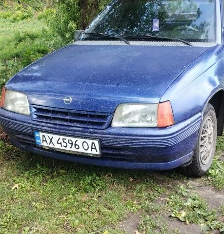 Синий Опель Кадет, объемом двигателя 1.6 л и пробегом 200 тыс. км за 900 $, фото 3 на Automoto.ua