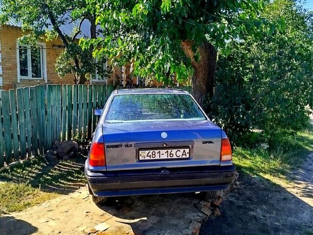 Синий Опель Кадет, объемом двигателя 1.3 л и пробегом 77 тыс. км за 1300 $, фото 4 на Automoto.ua