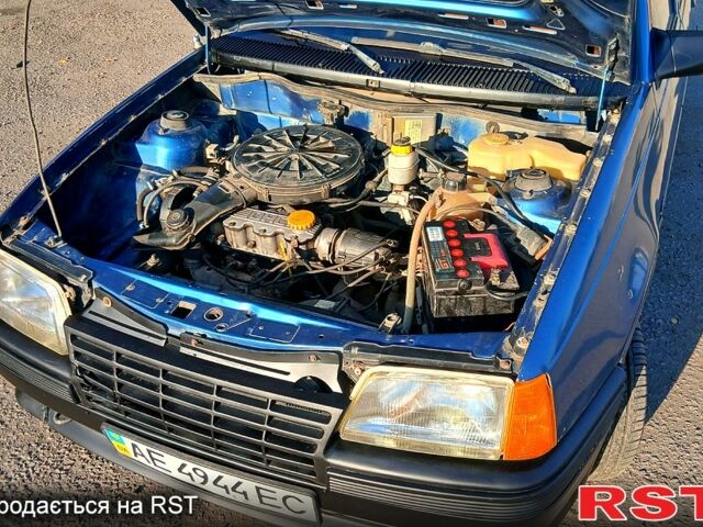 Синий Опель Кадет, объемом двигателя 1.3 л и пробегом 174 тыс. км за 760 $, фото 7 на Automoto.ua