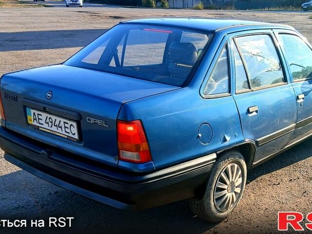 Синий Опель Кадет, объемом двигателя 1.3 л и пробегом 174 тыс. км за 760 $, фото 1 на Automoto.ua