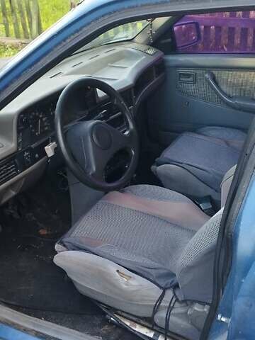 Синий Опель Кадет, объемом двигателя 1.6 л и пробегом 330 тыс. км за 400 $, фото 1 на Automoto.ua