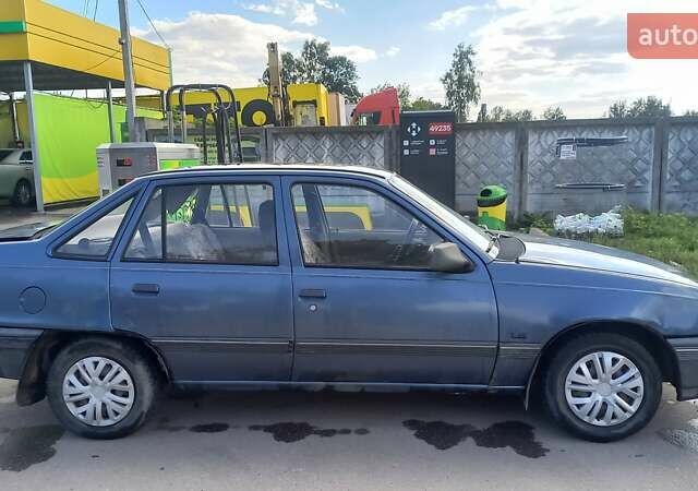 Синий Опель Кадет, объемом двигателя 1.3 л и пробегом 150 тыс. км за 1350 $, фото 1 на Automoto.ua