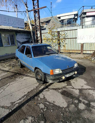 Синий Опель Кадет, объемом двигателя 1.3 л и пробегом 158 тыс. км за 550 $, фото 1 на Automoto.ua