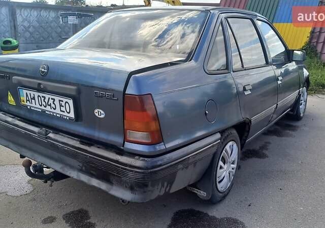 Синий Опель Кадет, объемом двигателя 1.3 л и пробегом 150 тыс. км за 1350 $, фото 2 на Automoto.ua