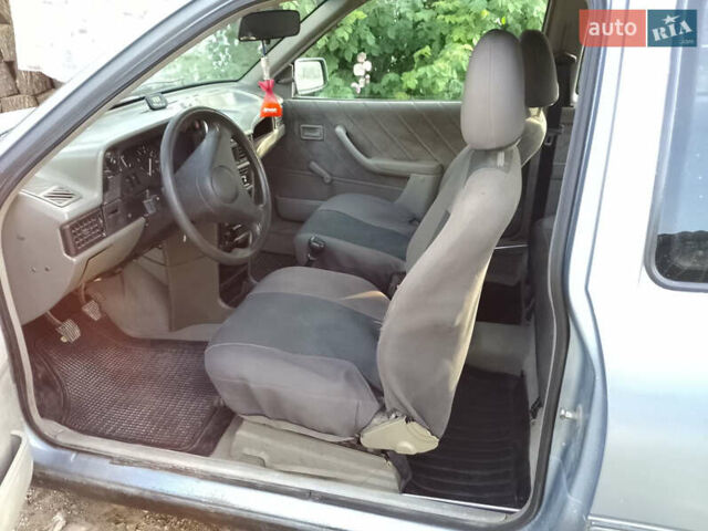 Синий Опель Кадет, объемом двигателя 1.3 л и пробегом 184 тыс. км за 1050 $, фото 3 на Automoto.ua