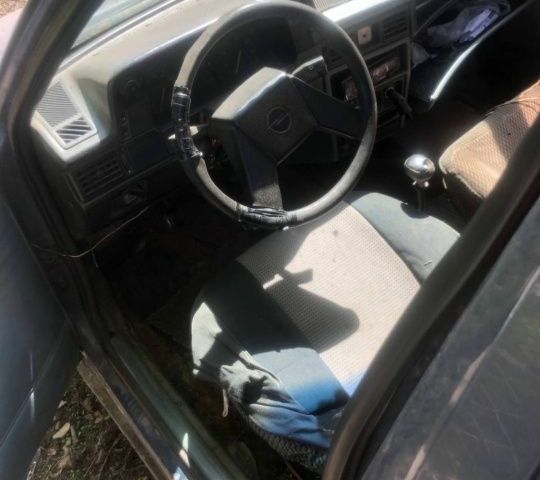 Синий Опель Кадет, объемом двигателя 1 л и пробегом 300 тыс. км за 522 $, фото 4 на Automoto.ua