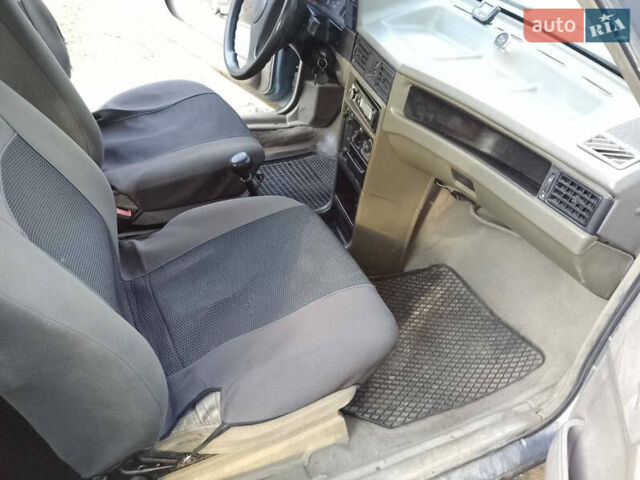 Синий Опель Кадет, объемом двигателя 1.3 л и пробегом 184 тыс. км за 1050 $, фото 5 на Automoto.ua