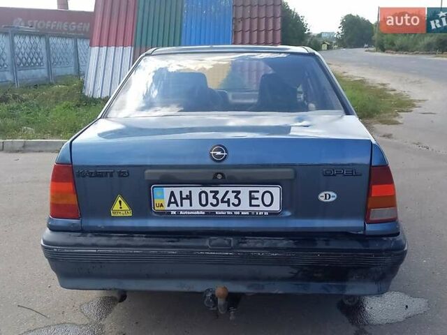 Синий Опель Кадет, объемом двигателя 1.3 л и пробегом 150 тыс. км за 1350 $, фото 4 на Automoto.ua