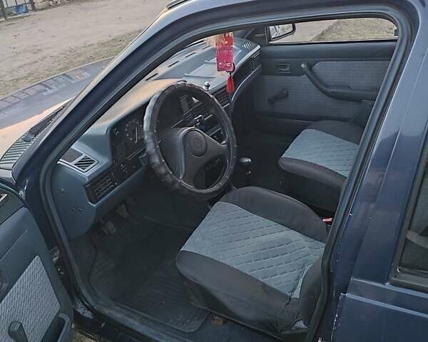 Синий Опель Кадет, объемом двигателя 1.39 л и пробегом 150 тыс. км за 900 $, фото 1 на Automoto.ua