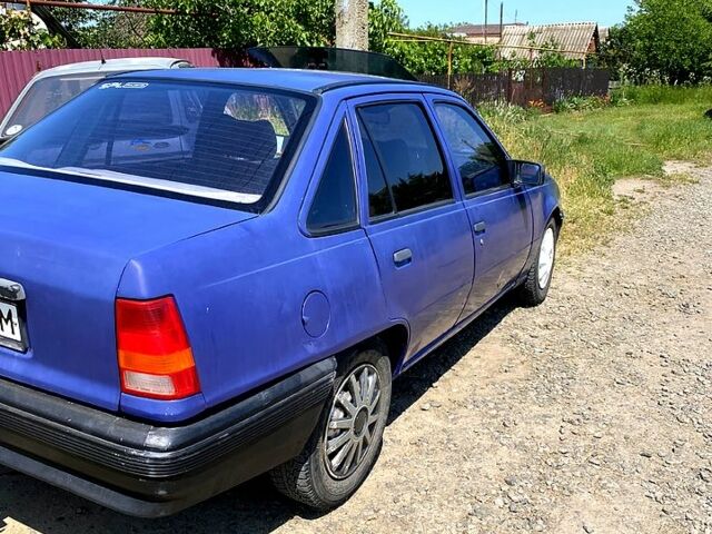 Синий Опель Кадет, объемом двигателя 1.4 л и пробегом 0 тыс. км за 1000 $, фото 2 на Automoto.ua