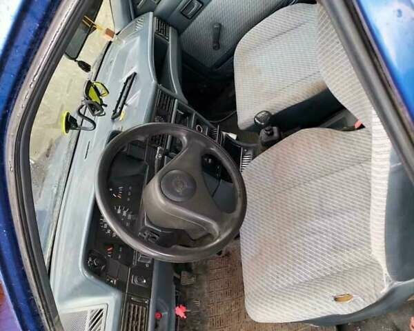 Синий Опель Кадет, объемом двигателя 1.3 л и пробегом 250 тыс. км за 2478 $, фото 5 на Automoto.ua