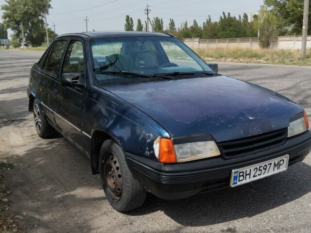 Синій Опель Кадет, об'ємом двигуна 1.6 л та пробігом 250 тис. км за 595 $, фото 1 на Automoto.ua