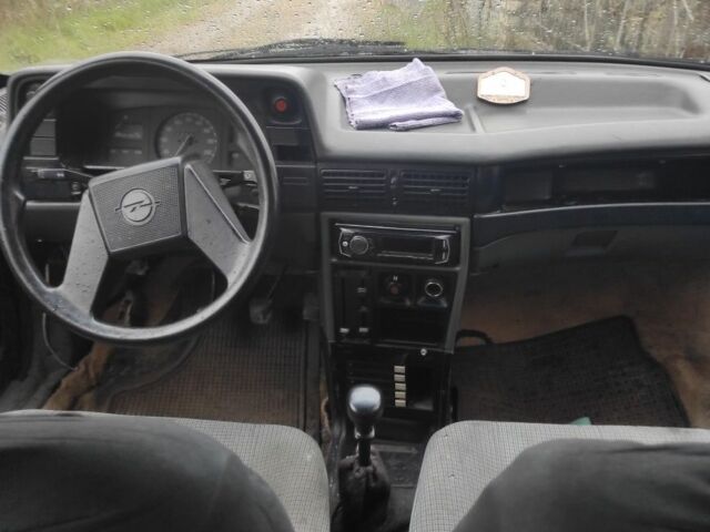 Синий Опель Кадет, объемом двигателя 0 л и пробегом 2 тыс. км за 500 $, фото 5 на Automoto.ua