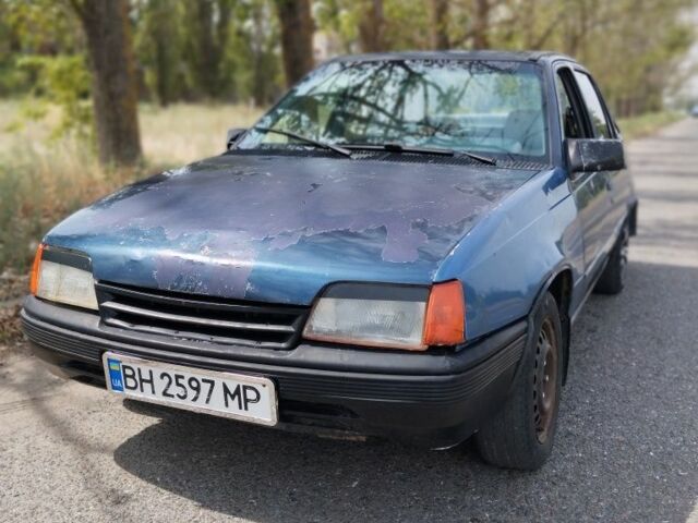 Синій Опель Кадет, об'ємом двигуна 1.6 л та пробігом 250 тис. км за 595 $, фото 2 на Automoto.ua