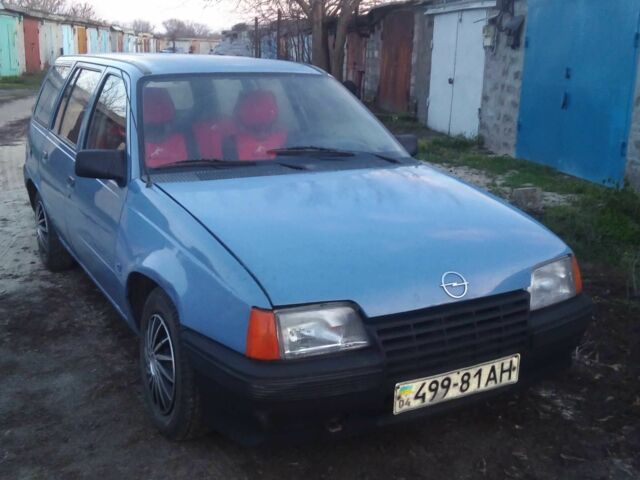 Синій Опель Кадет, об'ємом двигуна 0 л та пробігом 160 тис. км за 750 $, фото 13 на Automoto.ua