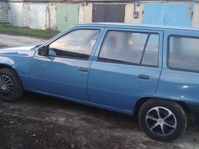 Синій Опель Кадет, об'ємом двигуна 0 л та пробігом 160 тис. км за 750 $, фото 10 на Automoto.ua