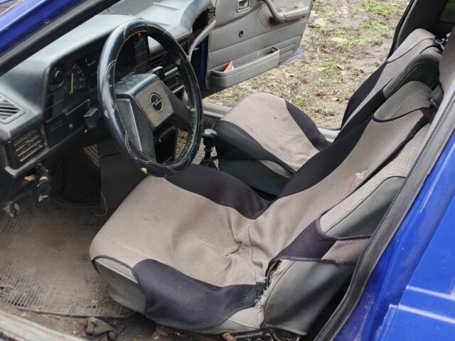 Синій Опель Кадет, об'ємом двигуна 0 л та пробігом 94 тис. км за 355 $, фото 5 на Automoto.ua