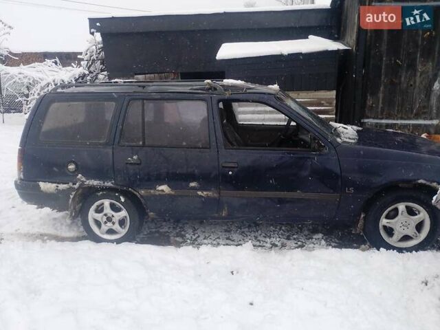 Синий Опель Кадет, объемом двигателя 1.6 л и пробегом 880 тыс. км за 600 $, фото 3 на Automoto.ua