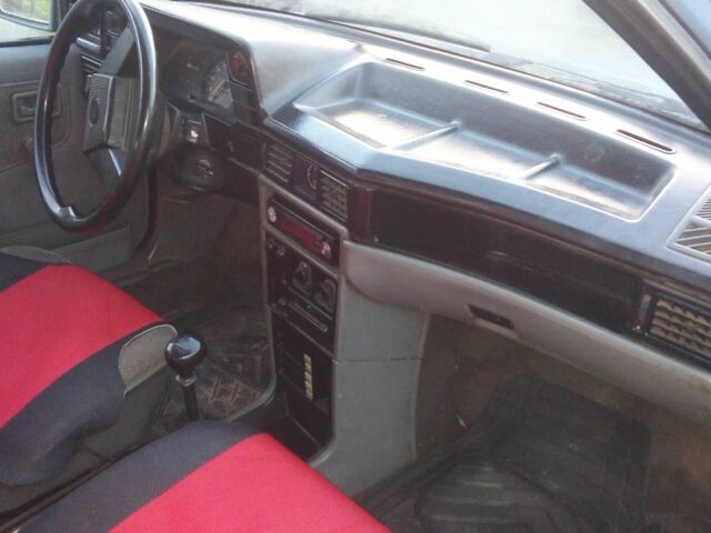 Синій Опель Кадет, об'ємом двигуна 0 л та пробігом 160 тис. км за 750 $, фото 4 на Automoto.ua