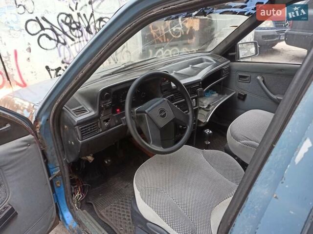Синий Опель Кадет, объемом двигателя 1.3 л и пробегом 223 тыс. км за 1000 $, фото 6 на Automoto.ua