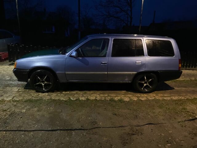 Синій Опель Кадет, об'ємом двигуна 1.3 л та пробігом 803 тис. км за 800 $, фото 2 на Automoto.ua