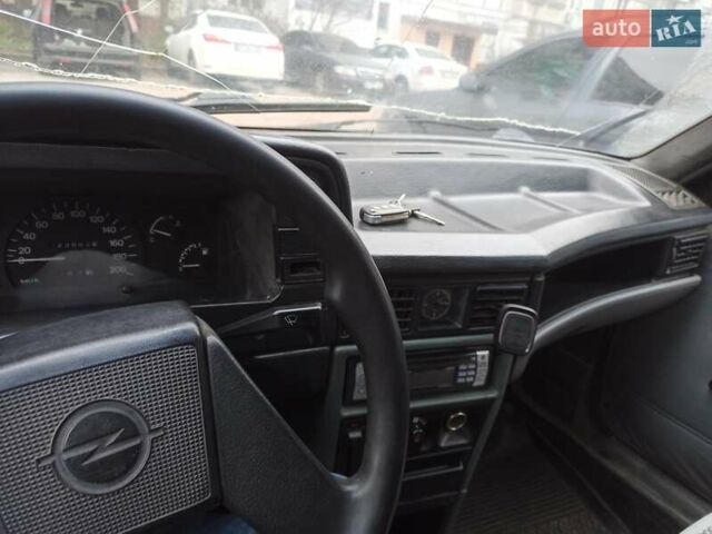 Синий Опель Кадет, объемом двигателя 1.3 л и пробегом 223 тыс. км за 1000 $, фото 11 на Automoto.ua