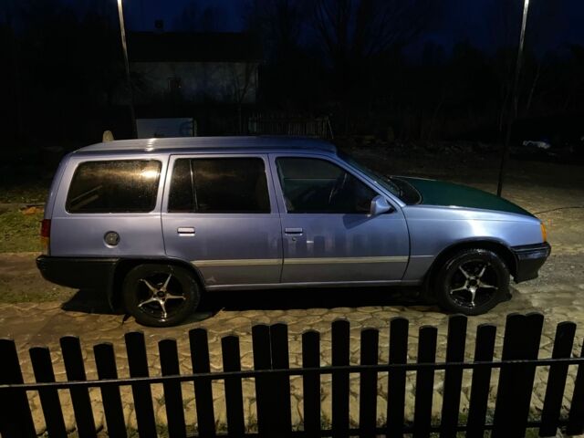 Синій Опель Кадет, об'ємом двигуна 1.3 л та пробігом 803 тис. км за 800 $, фото 3 на Automoto.ua