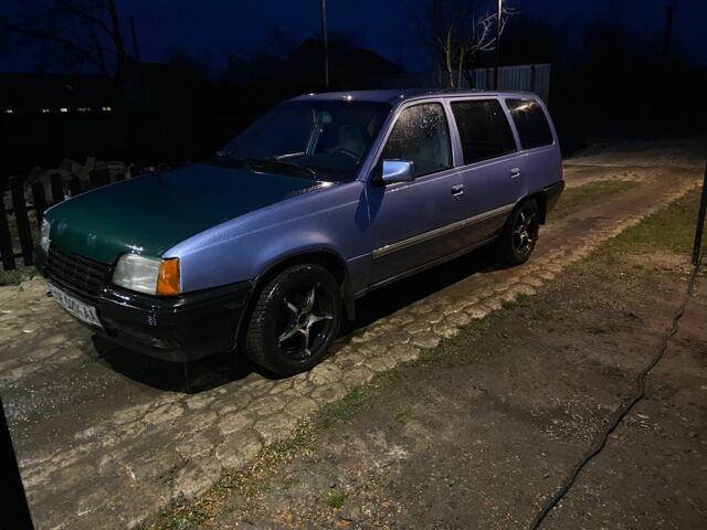 Синій Опель Кадет, об'ємом двигуна 1.3 л та пробігом 803 тис. км за 800 $, фото 1 на Automoto.ua