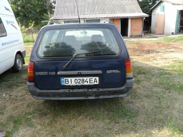 Синій Опель Кадет, об'ємом двигуна 1.6 л та пробігом 100 тис. км за 700 $, фото 3 на Automoto.ua