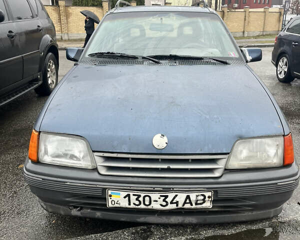 Синий Опель Кадет, объемом двигателя 1.6 л и пробегом 120 тыс. км за 700 $, фото 2 на Automoto.ua