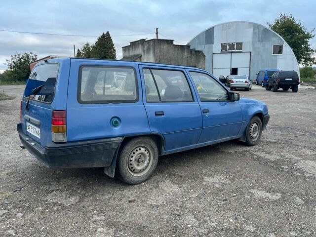 Синий Опель Кадет, объемом двигателя 1.4 л и пробегом 158 тыс. км за 1000 $, фото 2 на Automoto.ua