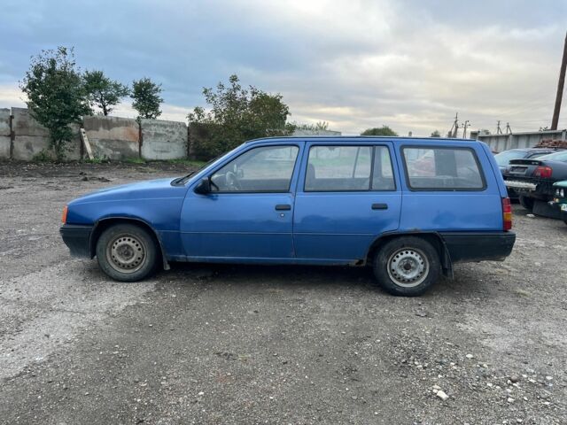 Синий Опель Кадет, объемом двигателя 1.4 л и пробегом 158 тыс. км за 1000 $, фото 6 на Automoto.ua