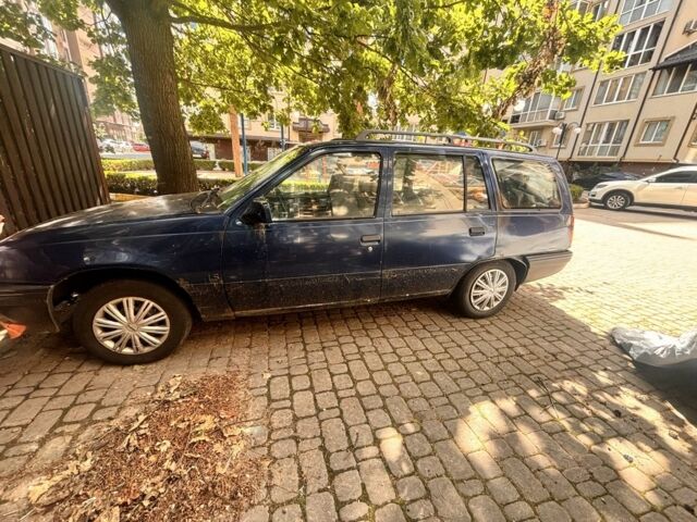 Синий Опель Кадет, объемом двигателя 1.6 л и пробегом 600 тыс. км за 1000 $, фото 9 на Automoto.ua