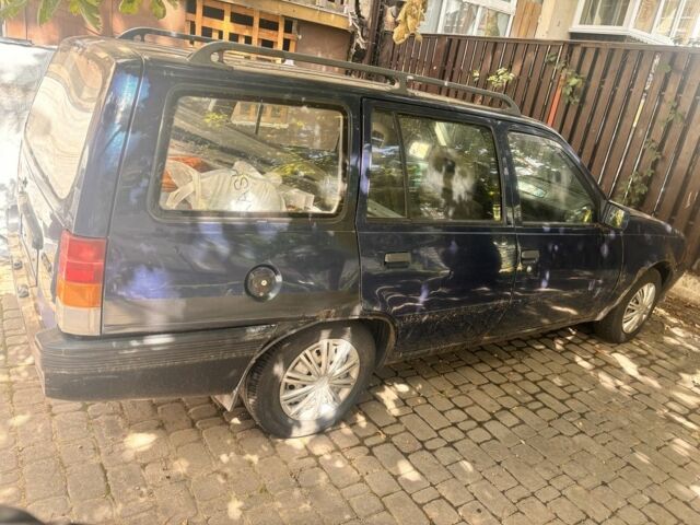 Синий Опель Кадет, объемом двигателя 1.6 л и пробегом 600 тыс. км за 1000 $, фото 10 на Automoto.ua