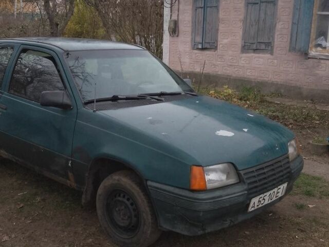 Зеленый Опель Кадет, объемом двигателя 1 л и пробегом 1000 тыс. км за 394 $, фото 2 на Automoto.ua