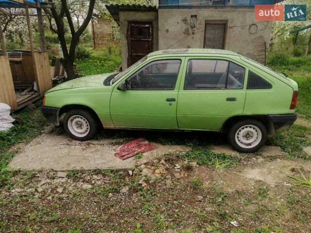 Зеленый Опель Кадет, объемом двигателя 1.3 л и пробегом 400 тыс. км за 350 $, фото 4 на Automoto.ua