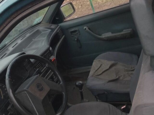 Зеленый Опель Кадет, объемом двигателя 1 л и пробегом 1000 тыс. км за 394 $, фото 5 на Automoto.ua