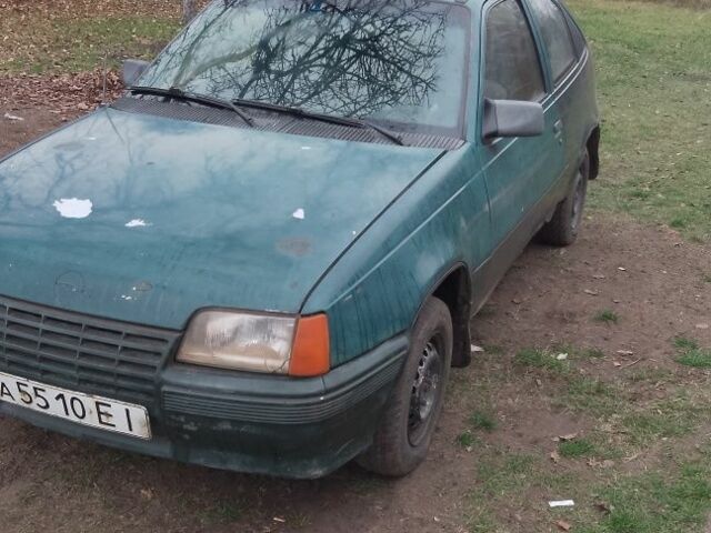 Зеленый Опель Кадет, объемом двигателя 1 л и пробегом 1000 тыс. км за 394 $, фото 1 на Automoto.ua