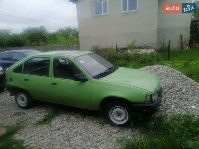 Зеленый Опель Кадет, объемом двигателя 1.3 л и пробегом 400 тыс. км за 350 $, фото 3 на Automoto.ua